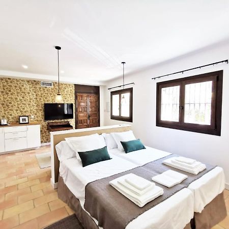 Apartamentos Tres Llaves Palacio De Vela De Los Cobos Úbeda Eksteriør bilde