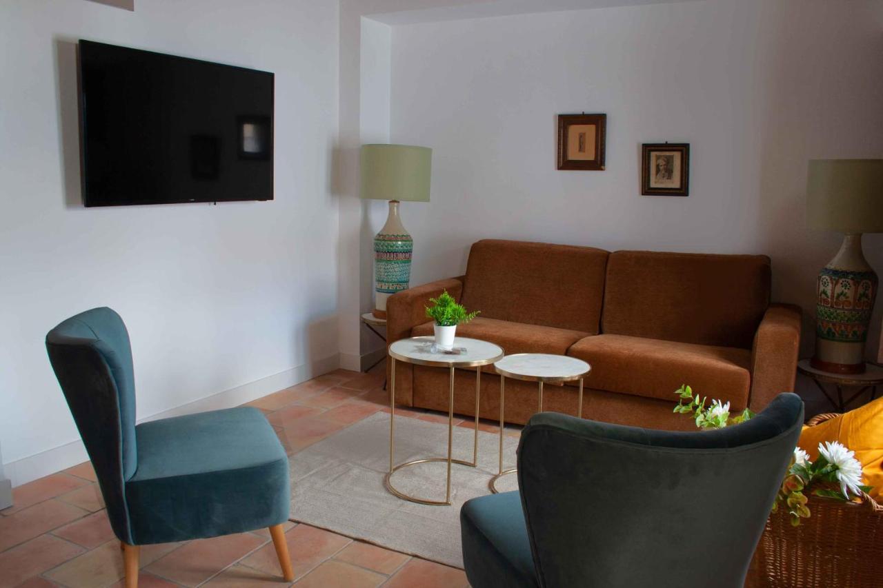 Apartamentos Tres Llaves Palacio De Vela De Los Cobos Úbeda Eksteriør bilde
