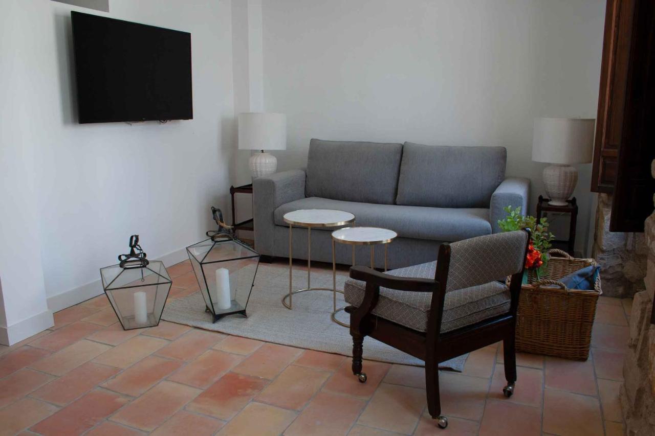 Apartamentos Tres Llaves Palacio De Vela De Los Cobos Úbeda Eksteriør bilde
