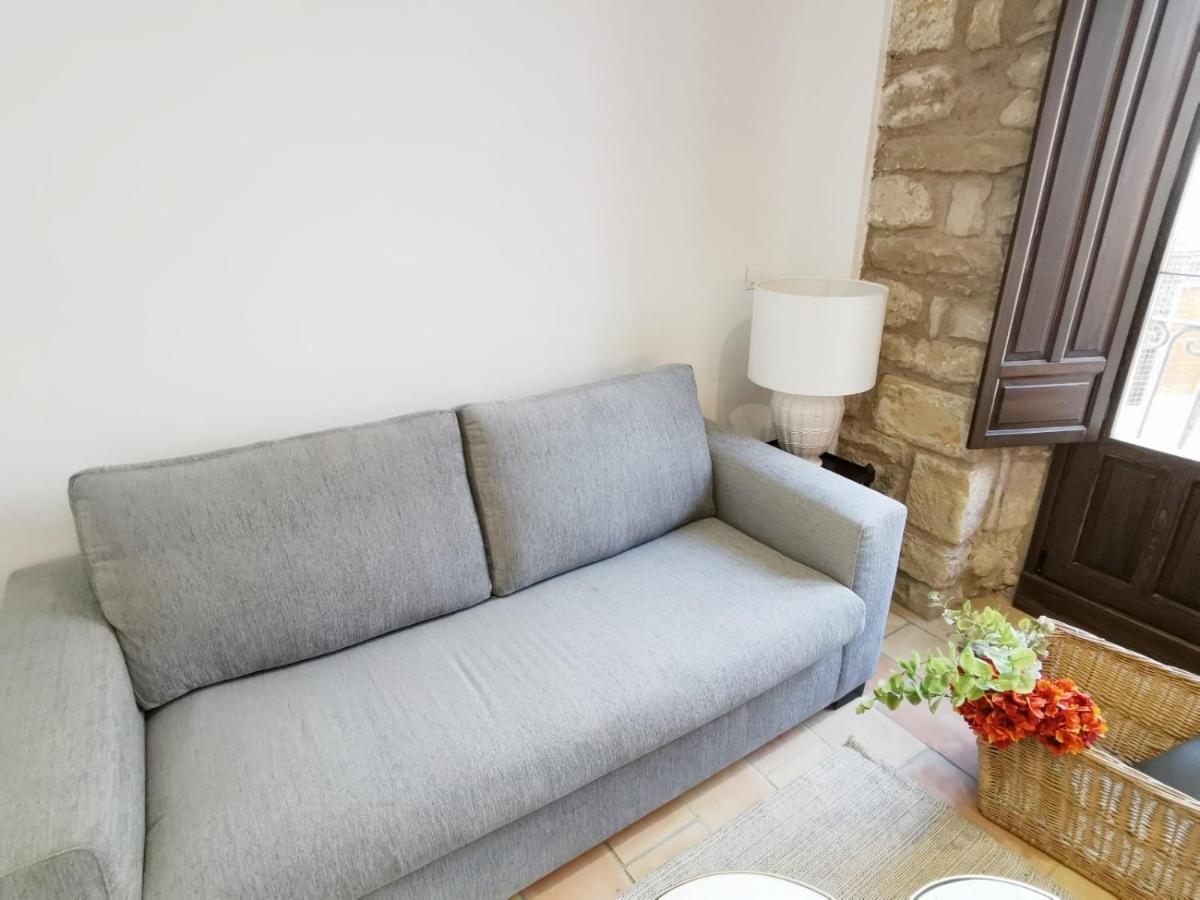 Apartamentos Tres Llaves Palacio De Vela De Los Cobos Úbeda Eksteriør bilde