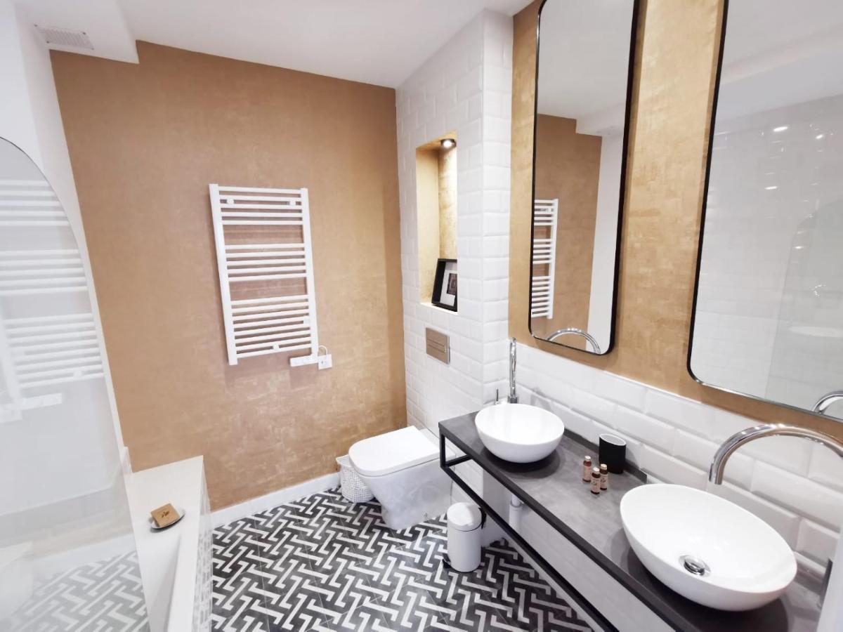 Apartamentos Tres Llaves Palacio De Vela De Los Cobos Úbeda Eksteriør bilde