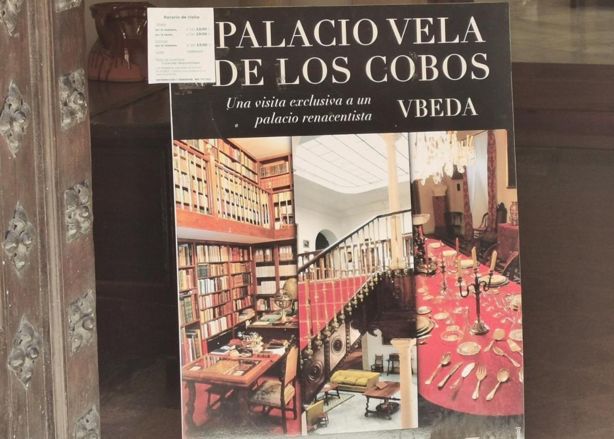 Apartamentos Tres Llaves Palacio De Vela De Los Cobos Úbeda Eksteriør bilde