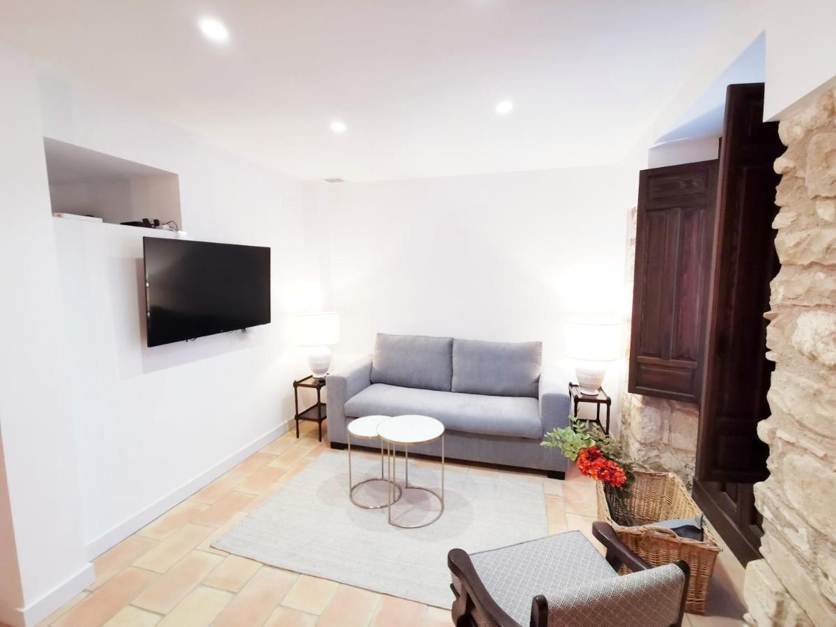 Apartamentos Tres Llaves Palacio De Vela De Los Cobos Úbeda Eksteriør bilde