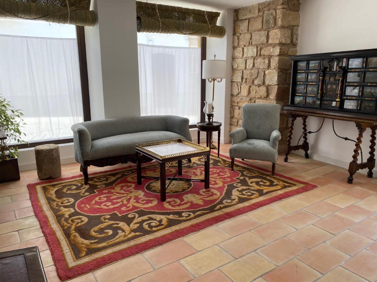 Apartamentos Tres Llaves Palacio De Vela De Los Cobos Úbeda Eksteriør bilde