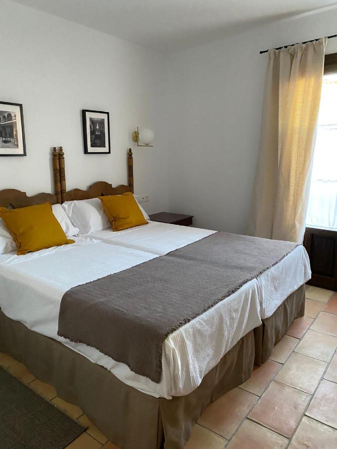 Apartamentos Tres Llaves Palacio De Vela De Los Cobos Úbeda Eksteriør bilde